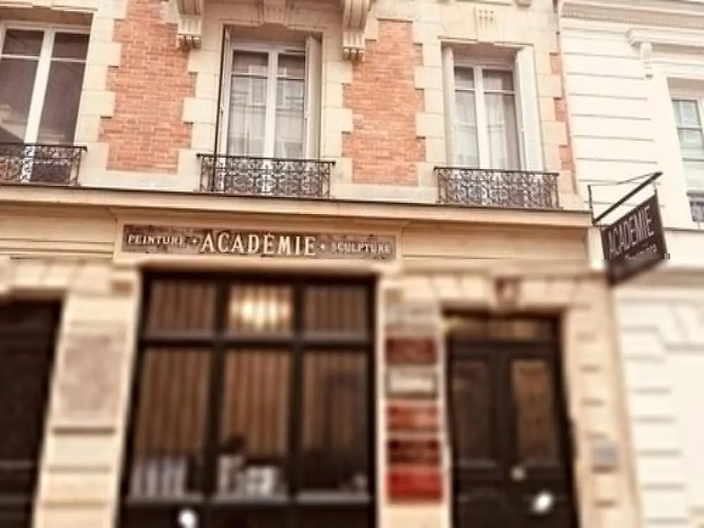 A La Des Artistes 3*