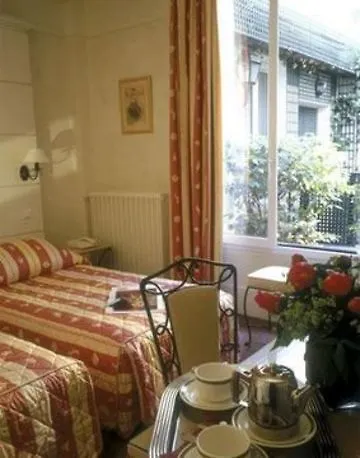 A La Des Artistes 3* Paris