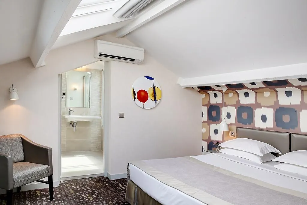 Hotel A La Des Artistes Paříž